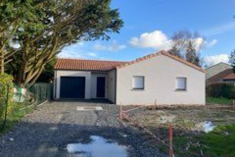 Photo 0 - Location Maison 4 pièce(s) - 85 m²